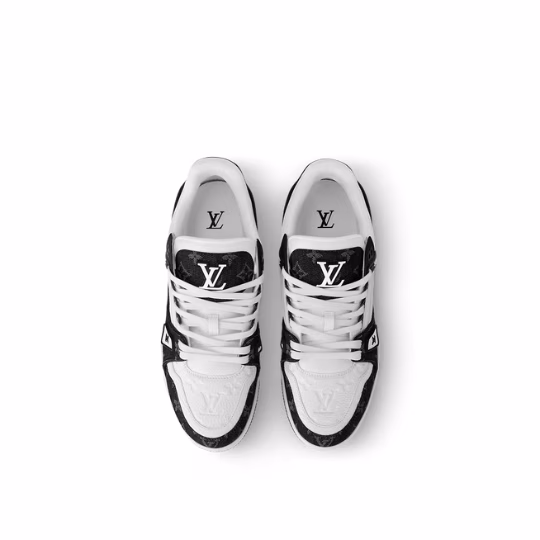 Louis Vuitton Trainer – White Black