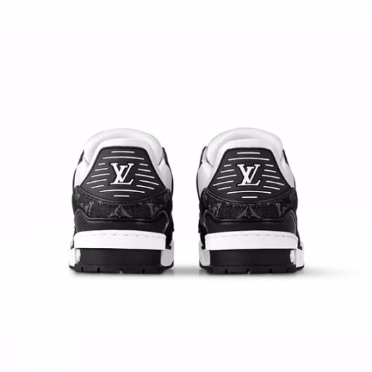 Louis Vuitton Trainer – White Black