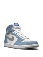 Air Jordan 1 Retro Hyper Royal